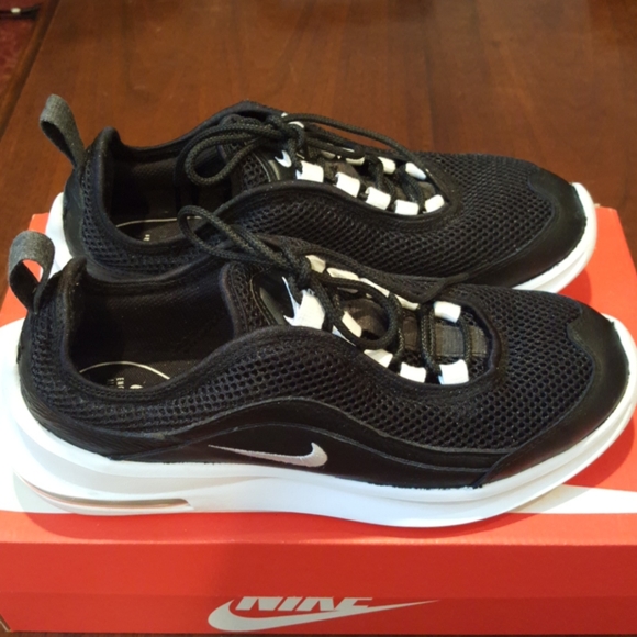 Nike Shoes - 25:07 Nike Air Max Running Sneakers